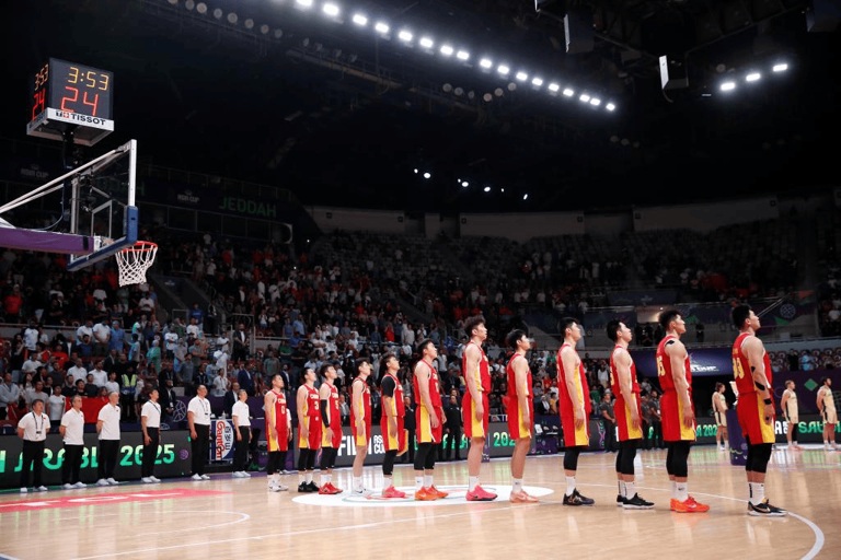 新华社发文回顾中国篮球2025：希望与失望，困境与破局