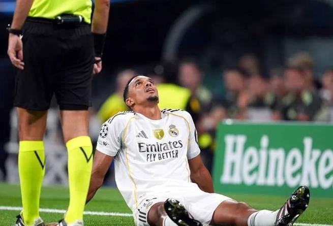 西甲02爆大冷：皇马又输距巴萨4分夺冠难了阿隆索压力大