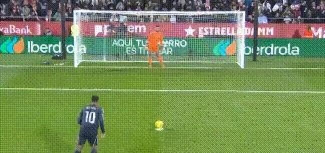 西甲02爆大冷：皇马又输距巴萨4分夺冠难了阿隆索压力大