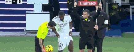 西甲02爆大冷：皇马又输距巴萨4分夺冠难了阿隆索压力大