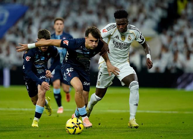 皇马主场0比2塞尔塔，心态失衡红牌左右赛果，三大进攻利器哑火