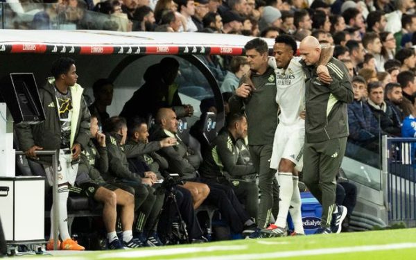 恐慌蔓延伯纳乌，阿隆索帅位岌岌可危！