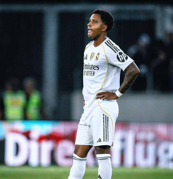 随着皇马02+西班牙人10！西甲最新积分榜：马竞掉队争四乱了