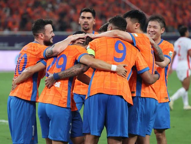 于汉超退了中超没战神了！泰山板凳打包去海牛球迷：又要干泰山