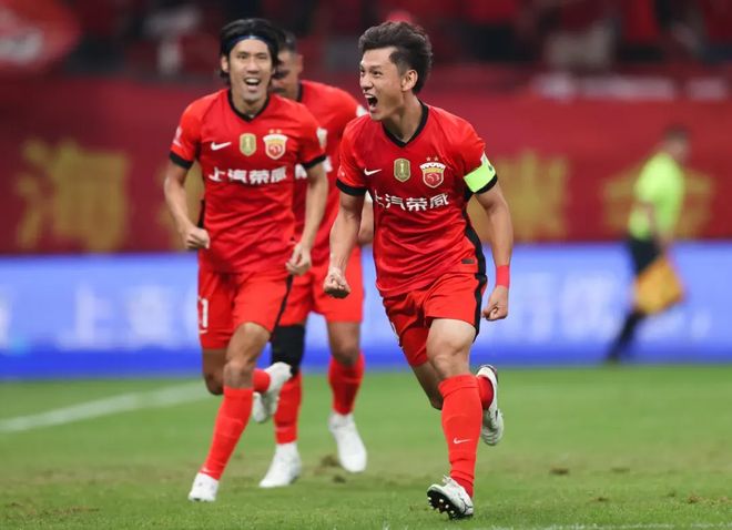 2025中超80后十大老将：吴曦、王燊超领衔，高龄仍是“定盘星”