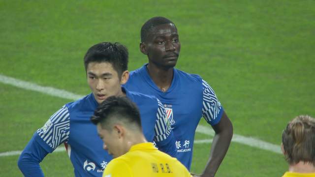 随队出征，申花小将推迟U22报到戴伟俊该进名单2外援或迎告别战