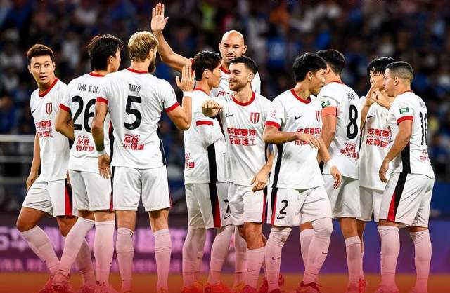 CCTV不播!中超两强出战亚冠:蓉城10=赢领头羊,海港输球出局
