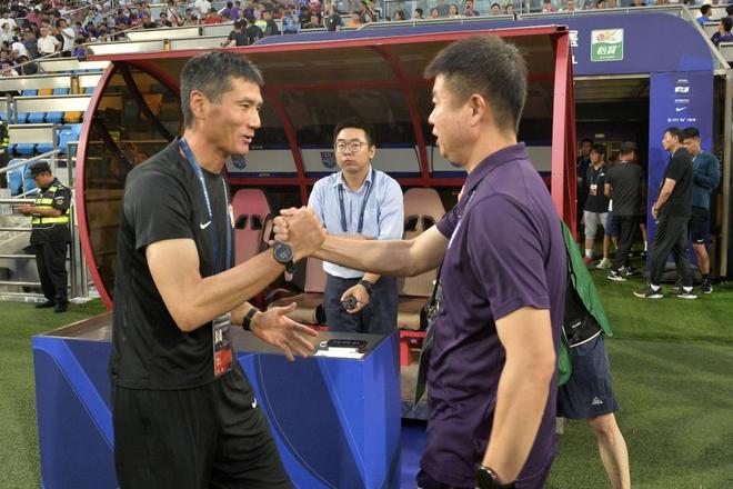 被骂于白旗51岁国足名宿回怼：我率队6次狙击强队+让海港丢2分