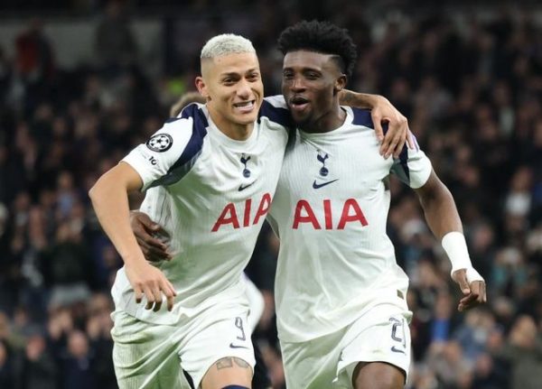 3球横扫！2点球+1乌龙球，弗兰克缔造队史神迹：欧冠主场4次零封