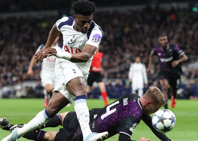 3球横扫！2点球+1乌龙球，弗兰克缔造队史神迹：欧冠主场4次零封