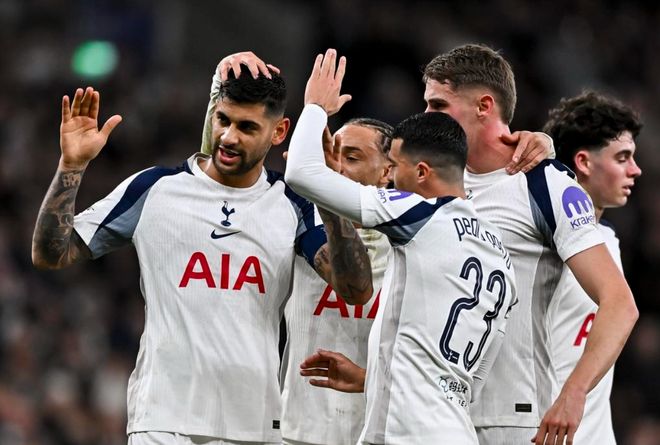 3球横扫！2点球+1乌龙球，弗兰克缔造队史神迹：欧冠主场4次零封