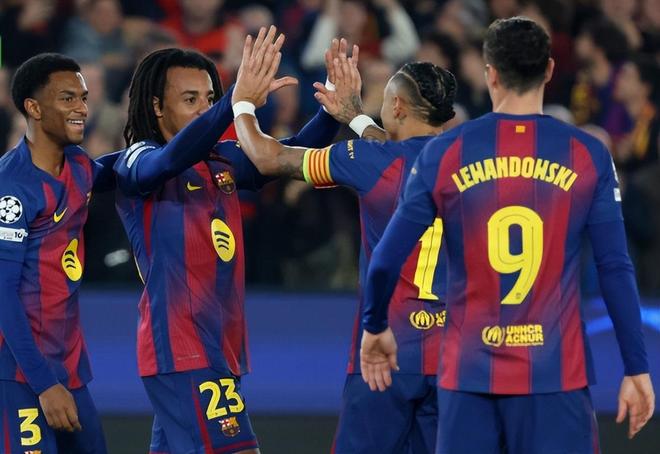 足坛悲喜夜！国米遇争议点球绝杀，拜仁巴萨皆逆转，切尔西又翻车