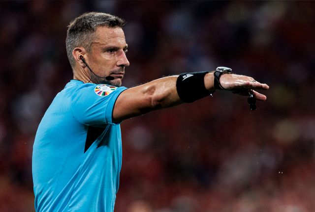 穆里尼奥决战孔蒂,欧足联派老熟人吹罚,弥补老头上场欧冠的痛苦