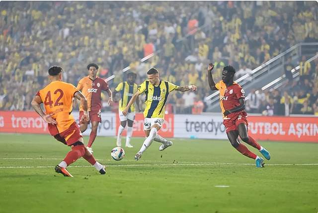 穆里尼奥决战孔蒂,欧足联派老熟人吹罚,弥补老头上场欧冠的痛苦