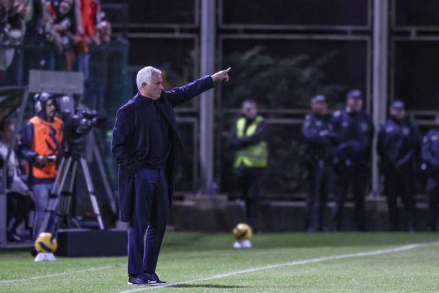 穆里尼奥决战孔蒂,欧足联派老熟人吹罚,弥补老头上场欧冠的痛苦