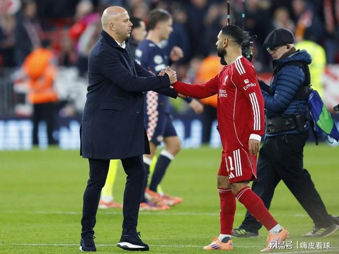 英超三队，欧冠可争前八，阿森纳对手临阵换帅，利物浦只剩19人