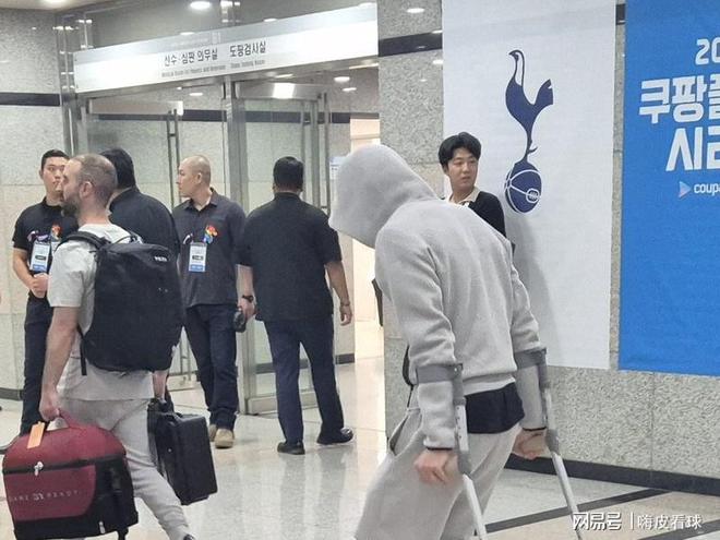 英超三队，欧冠可争前八，阿森纳对手临阵换帅，利物浦只剩19人