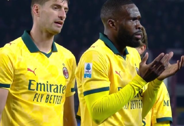 32大逆转！AC米兰争冠有戏：3连胜登顶+13轮不败，榜首3强差1分