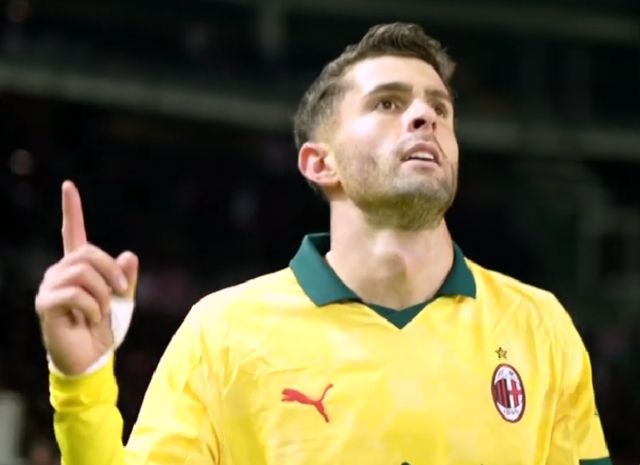 32大逆转！AC米兰争冠有戏：3连胜登顶+13轮不败，榜首3强差1分