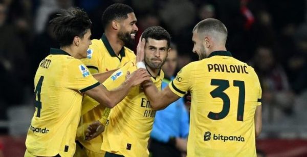 32！米兰连扳3球逆转意甲13轮不败重返榜首27岁美队双响+绝杀