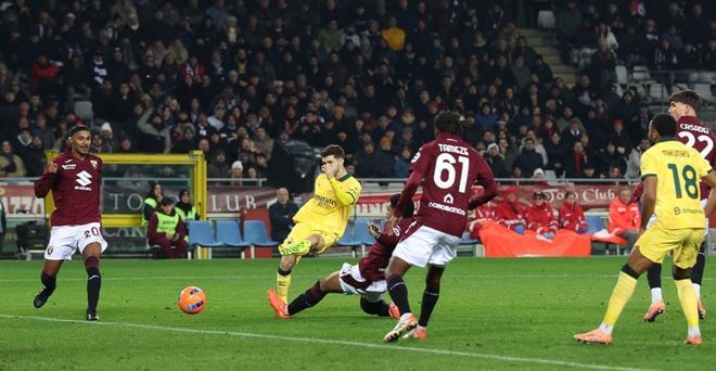 一场32让意甲榜首易主，阿莱格里神换人，让二追三奇迹逆袭