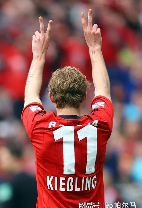 生不逢时的非典型中锋，15岁长太快差点退役，26岁世界杯走过场