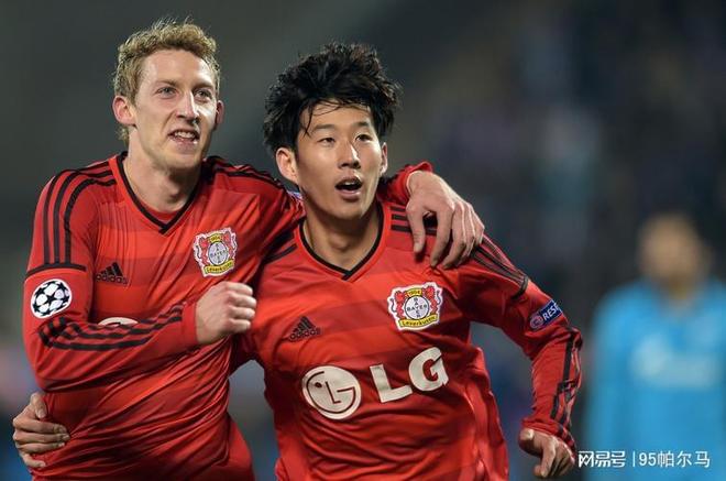 生不逢时的非典型中锋，15岁长太快差点退役，26岁世界杯走过场