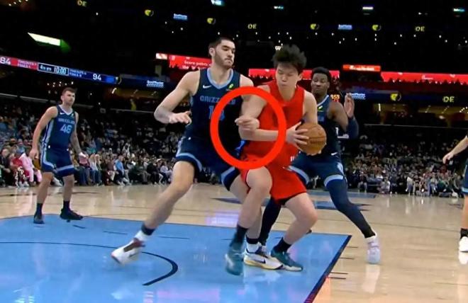 错怪斯普利特，怒吼NBA裁判为杨瀚森出头被罚，罚金曝光好吃亏
