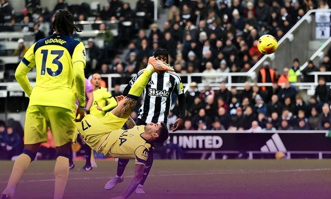 罗梅罗倒钩划破绝平对手，热刺2比2纽卡五轮不胜，两问题仍需解决