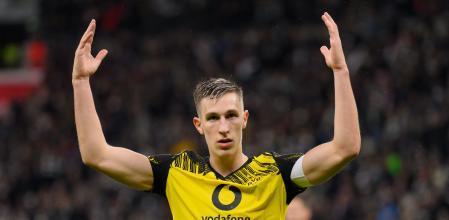 插图1–世体：施洛特贝克仍犹豫与多特续约，皇马与巴萨将争夺他