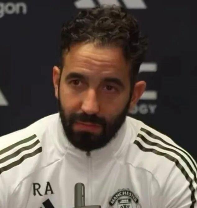 插图1–目标是欧冠资格阿莫林:先赢下下一场比赛吧德里赫特:我认为曼联这样的俱乐部应该参与到欧冠赛事