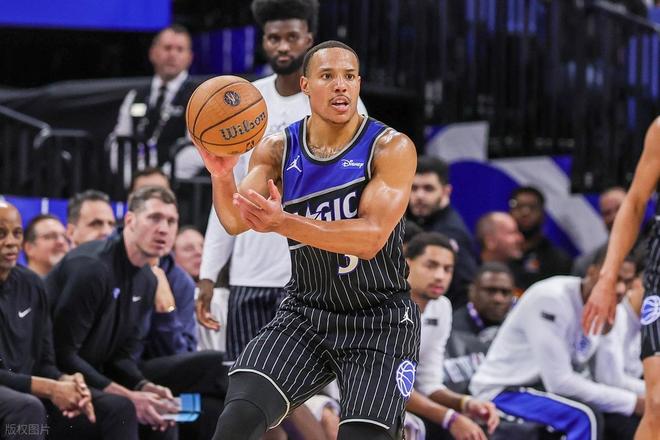 狂砍37分，率队打进东决，让球队老大主动让权！7换1交易大获成功