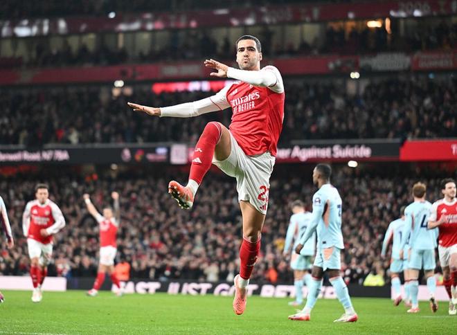 插图1–英超综述:阿森纳5分领跑切尔西利物浦翻车不胜维拉6连胜升第3