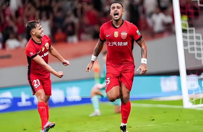 插图1–国安球员列队欢迎两位久违强援入队,中超金靴意外领衔,值得期待