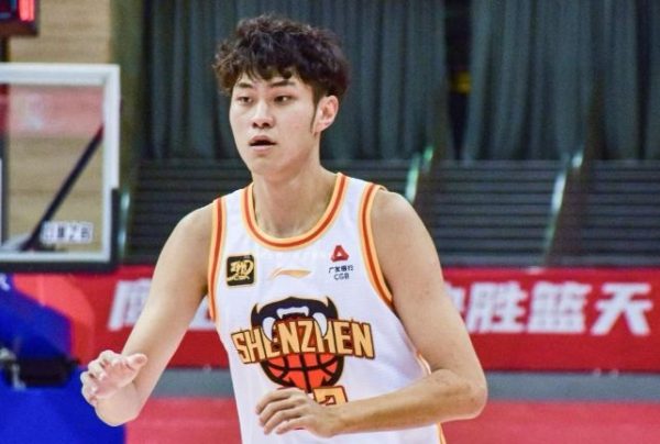 深圳男篮官方辟谣：欠薪28月资金链断裂+球员转会不实 将法律维权