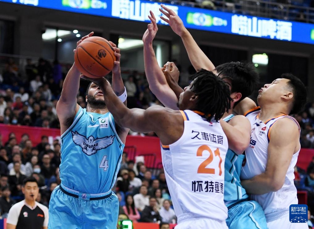 篮球——CBA常规赛：上海久事胜青岛崂山啤酒