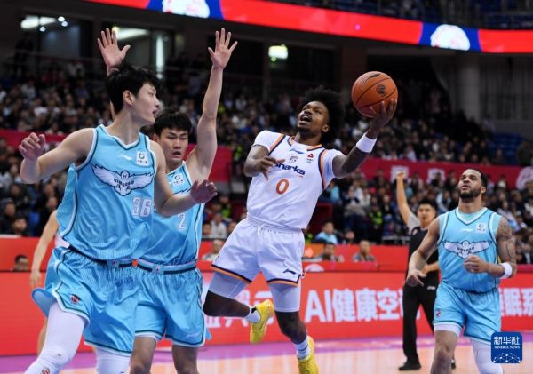 篮球——CBA常规赛：上海久事胜青岛崂山啤酒