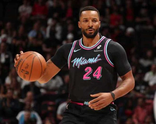 鲍威尔34+9三分生涯新高 热火大胜送鹈鹕7连败稳居西部倒数第一