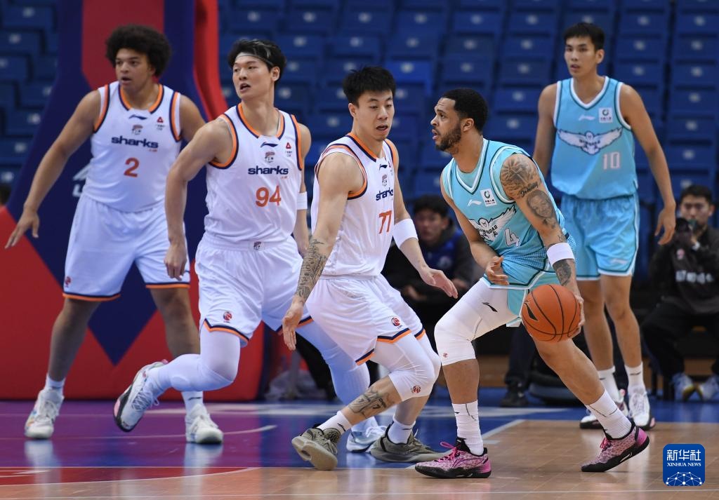 篮球——CBA常规赛：上海久事胜青岛崂山啤酒