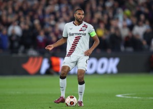 西班牙记者：西乙阿尔瓦赛特询问泰山中卫洛佩斯的情况