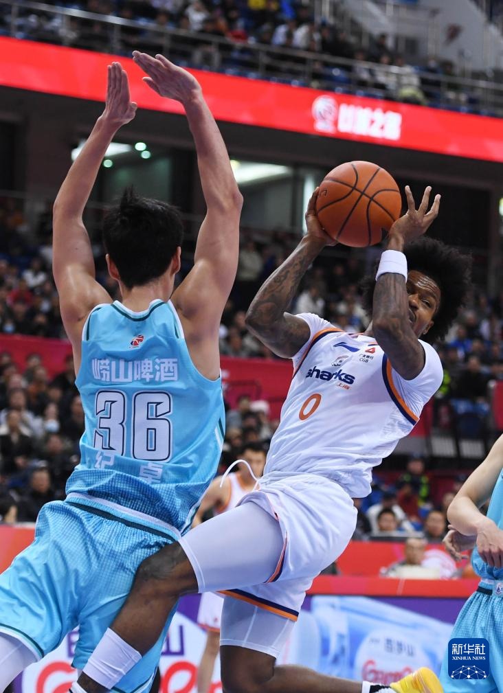 篮球——CBA常规赛：上海久事胜青岛崂山啤酒